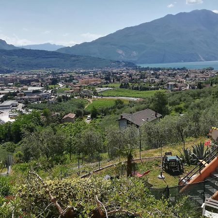 Lake & Castle View Apartment Riva del Garda Kültér fotó