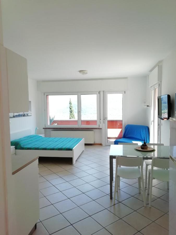 Lake & Castle View Apartment Riva del Garda Kültér fotó