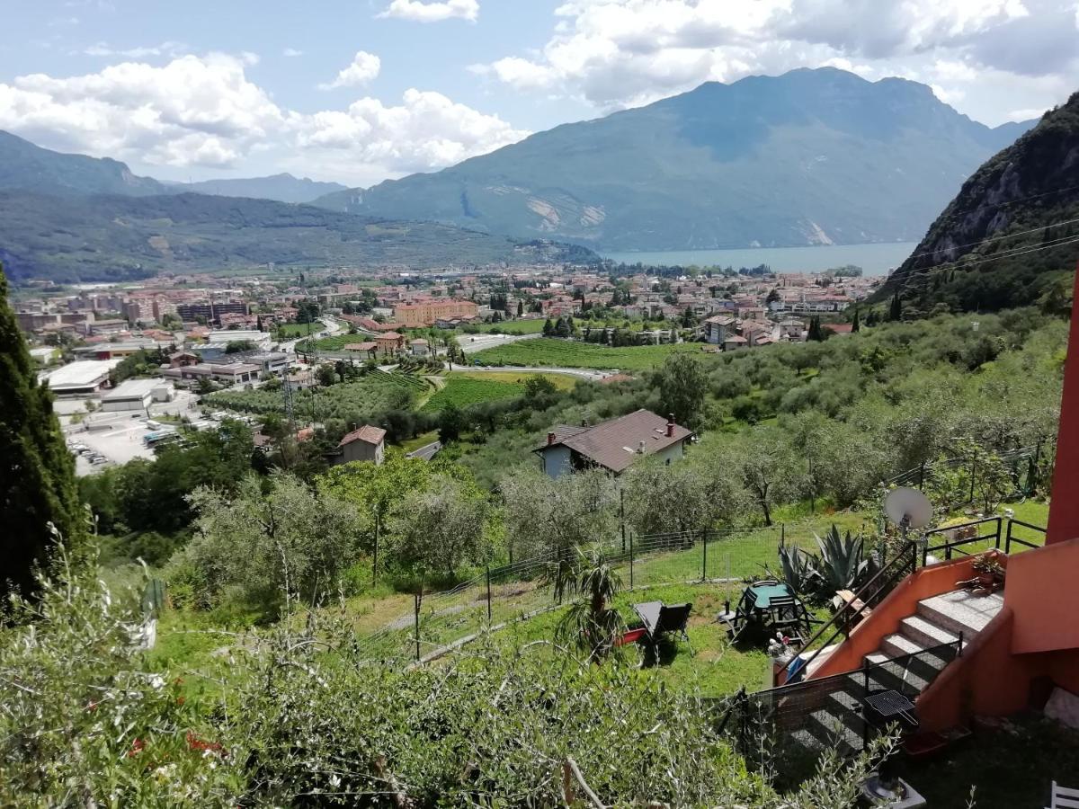 Lake & Castle View Apartment Riva del Garda Kültér fotó
