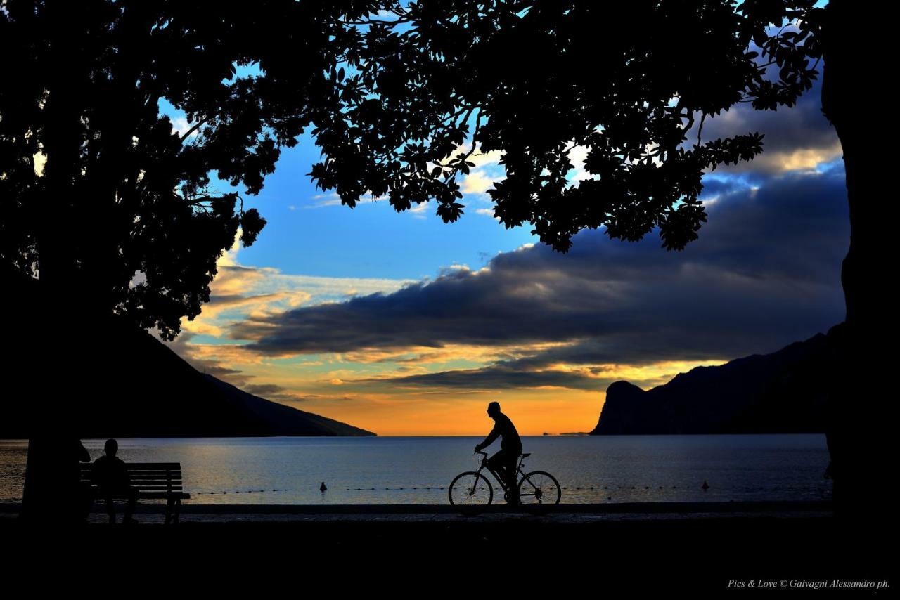 Lake & Castle View Apartment Riva del Garda Kültér fotó